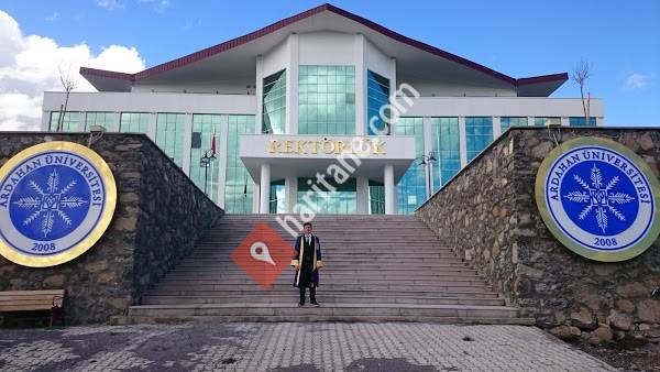 Ardahan Üniversitesi Rektörlük Hizmet Binası