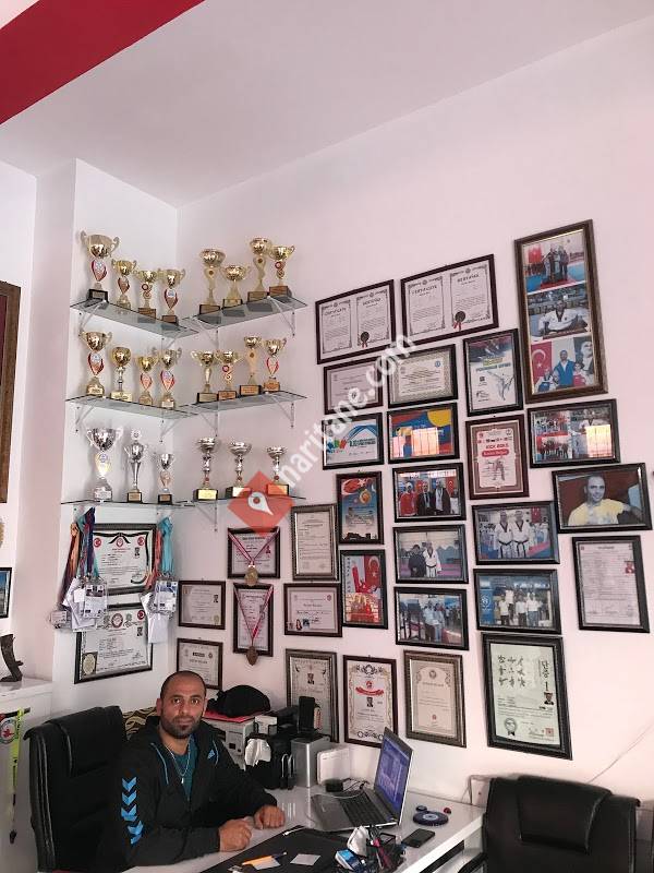 Barış Özel Gençlik ve Spor Kulübü