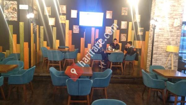 Cafe'ss Lounge 411