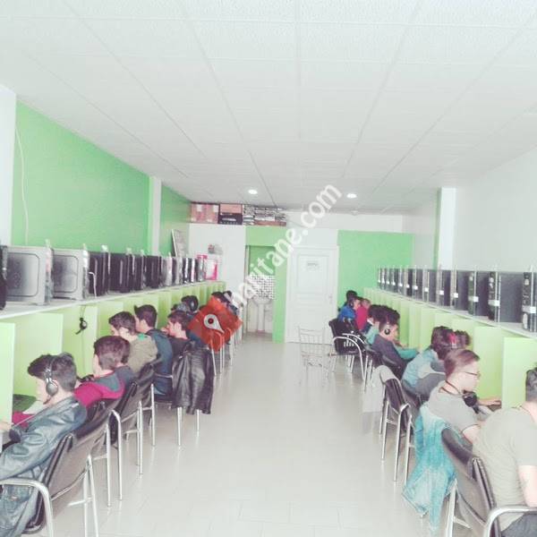 Yeşil Beyaz İnternet Kafe