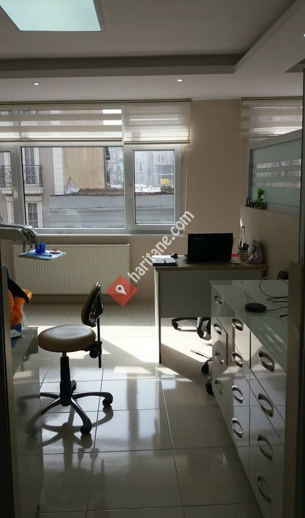 Diş Hekimi Emre Köse