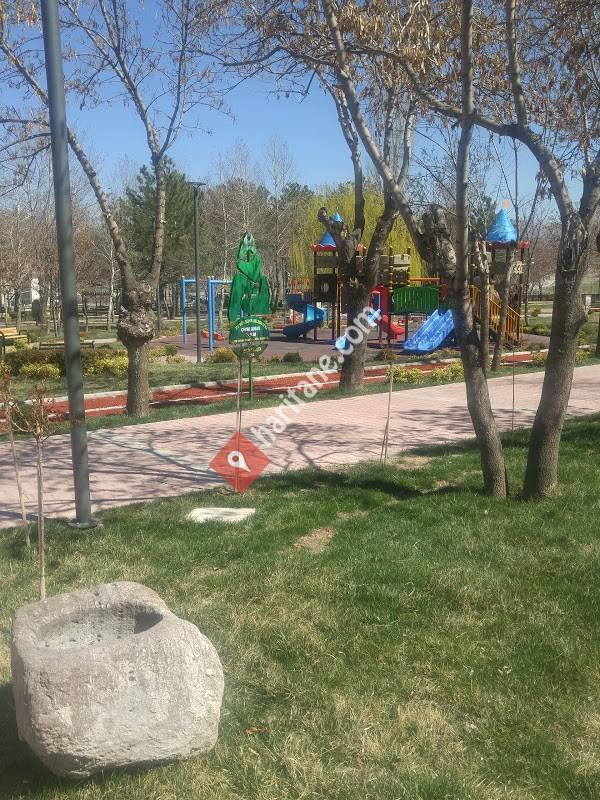 Aşık Mir'ati Parkı