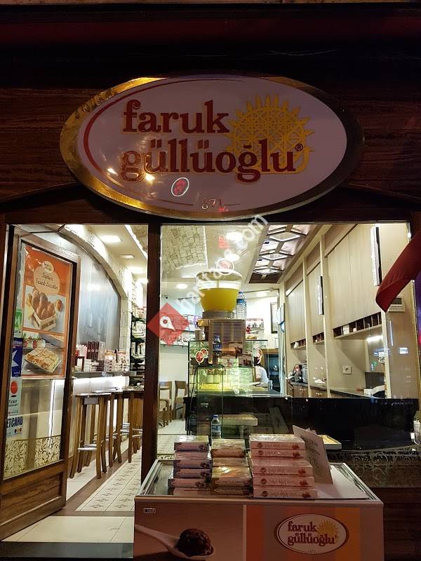 Faruk Güllüoğlu - Altıyol Kadıköy