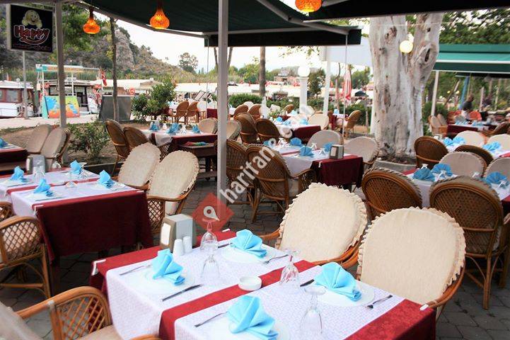 Happy Resaurant & Cafe Bar