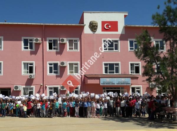 Hilmi Caner Saraçoğlu İlköğretim Okulu