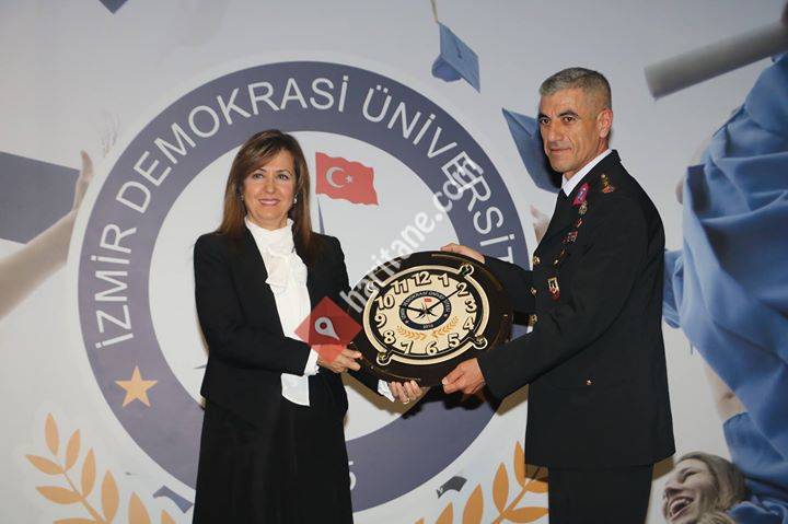 İzmir Demokrasi Üniversitesi