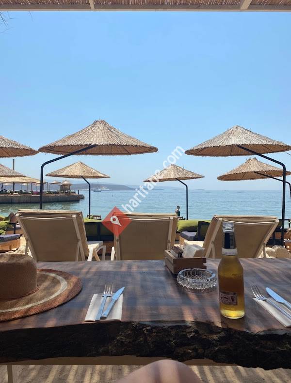 Kafe Pi Beach Alaçatı