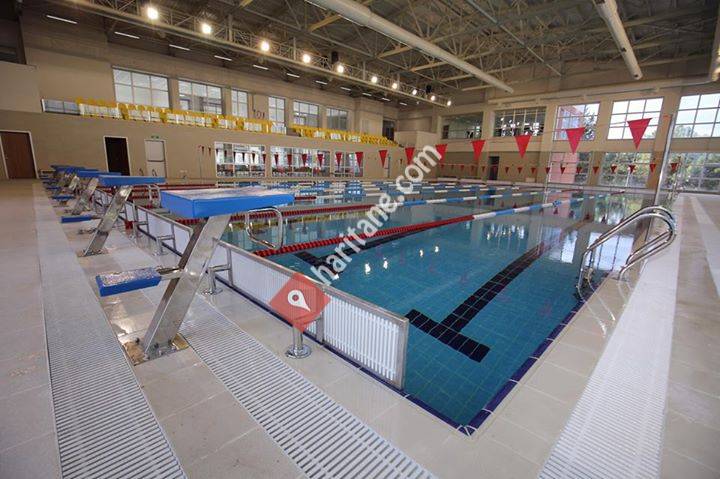 Karamürsel Belediyesi Yüzme Havuzu