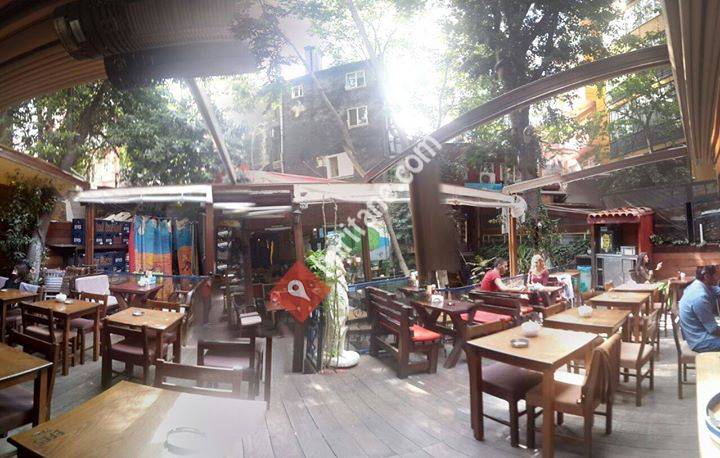 Küp Cafe Saklıbahçe Kadıköy