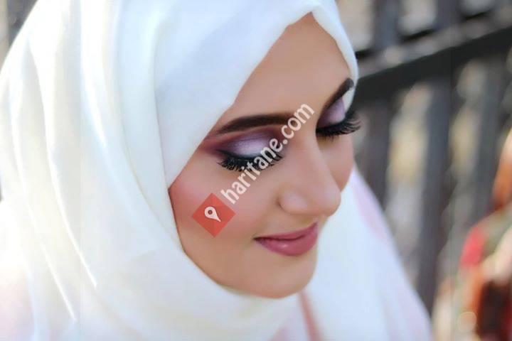 Makeup by Huda