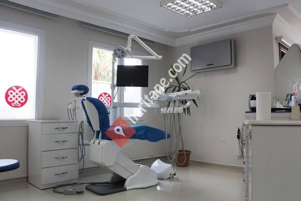 Özel Dent35 Manavkuyu Ağız ve Diş Sağlığı Polikliniği - İmplant, Gülüş Tasarımı, Zirkonyum, Lamine