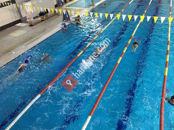 Marmara Spor Ümraniye Yüzme Havuzu