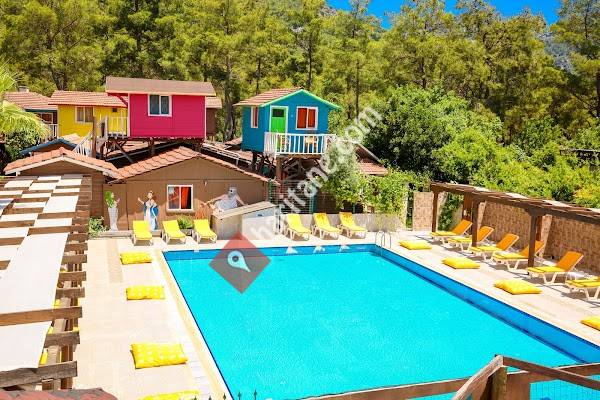 Olimpos Salinas Wooden Houses