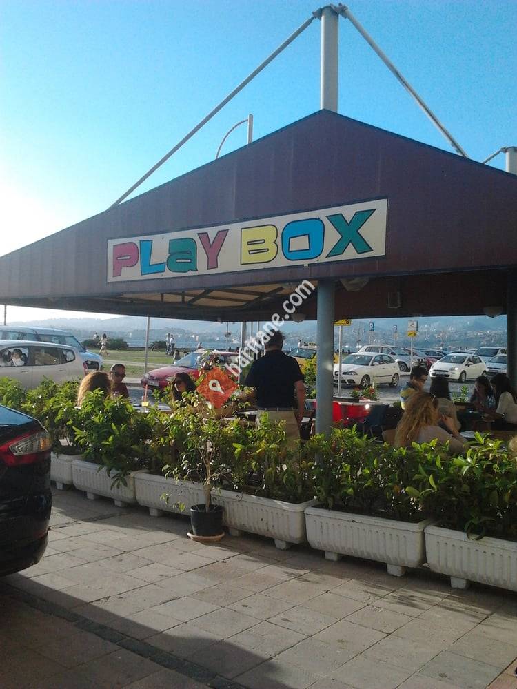 Play Box Cafe