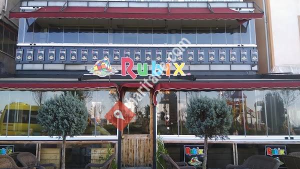 Rubix Cafe