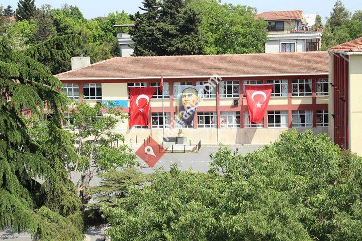 Şenlikköy Ortaokulu