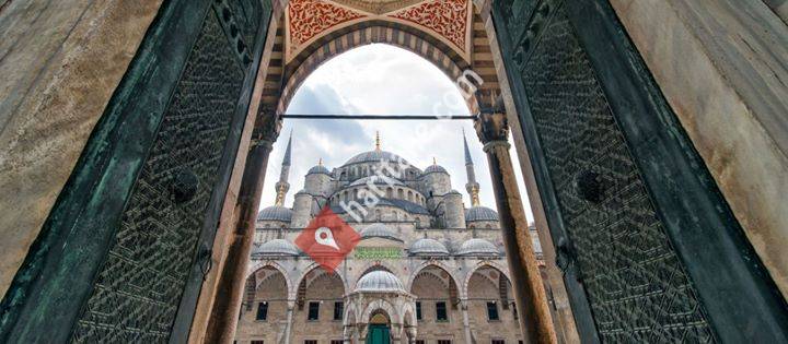 Sultanahmet Camii (Sultan Ahmed Mosque - Blue Mosque) Istanbul, Turkey