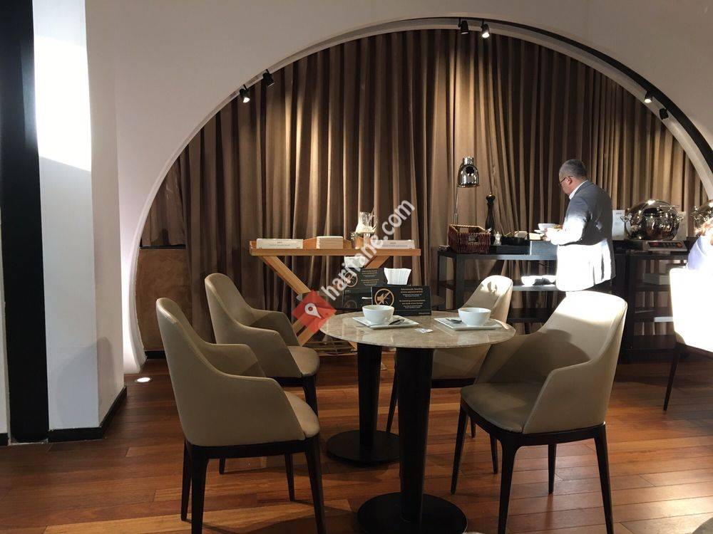 Turkish Airlines CIP Lounge