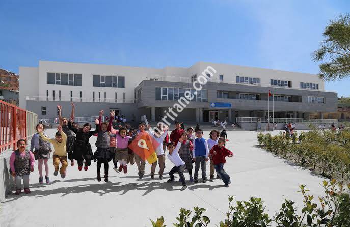 Urla Atatürk İlkokulu