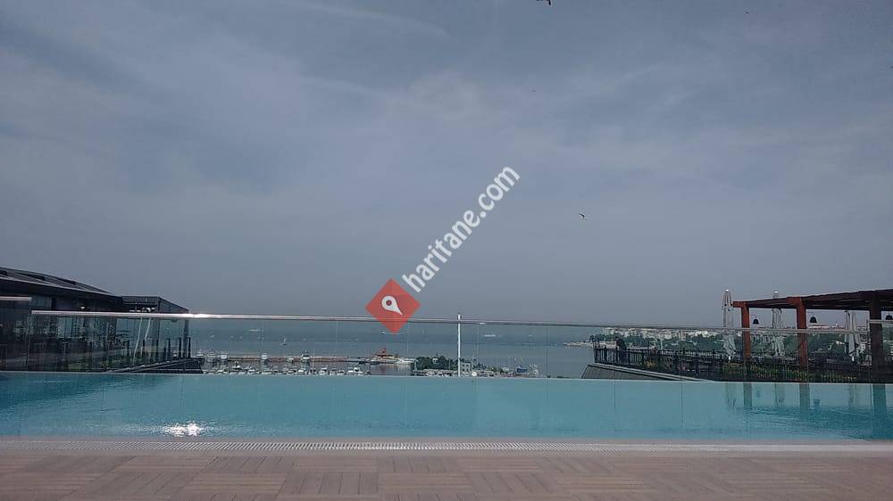 Wyndham Grand Istanbul Kalamış Marina Hotel
