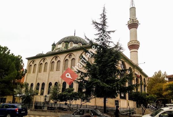 Zümrüt Cami